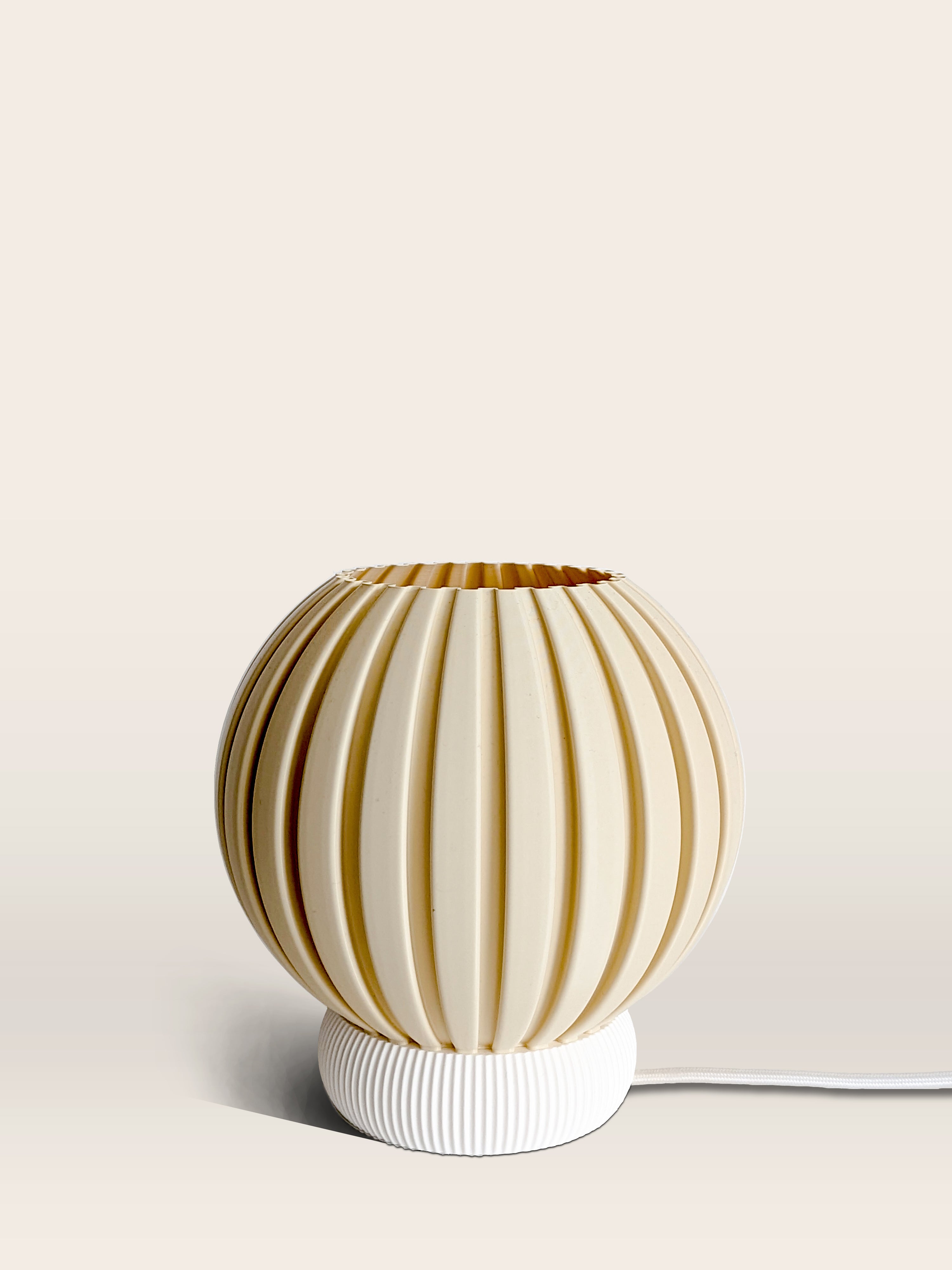 Glune table lamp in Vanille and Milk